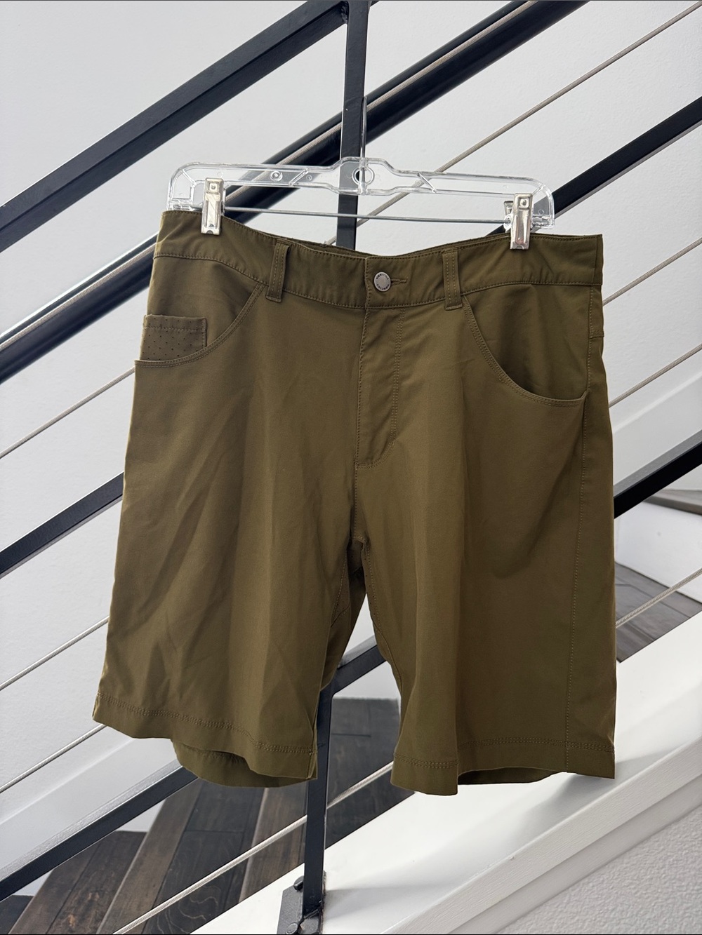 Columbia Men's Olive Hybrid Outdoor Shorts